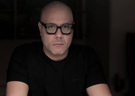 چاقوی زهرآگین‌تان را از پهلوی این سرزمین بیرون بیاورید