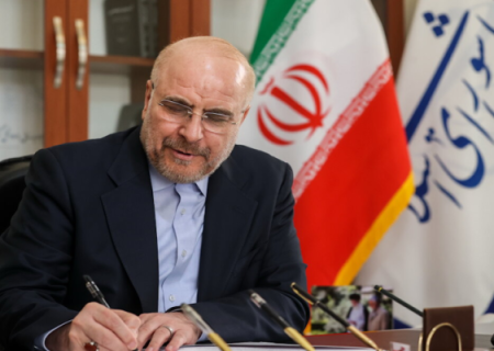 آمریکایی‌ها مجبورشدند به پرچم مقدس ایران احترام بگذارند