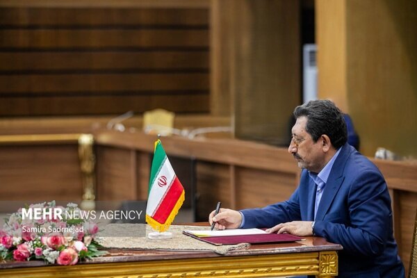 اتابک: توسعه تجارت با اوراسیا نیازمند رفع موانع تجاری
است