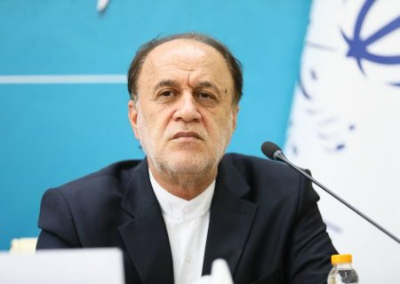 سهمیه بنزین به مردم تعلق گیرد؛ به هر ایرانی روزانه یک لیتر بنزین دهیم