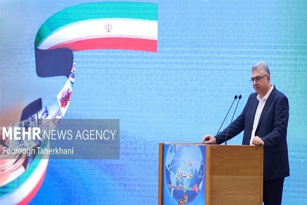 صادرات روزانه یک میلیارد دلار با اصلاح موانع داخلی
امکانپذیر است