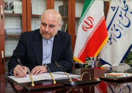 قالیباف: مجلس مطالبات و موانع معیشتی پرستاران را پیگیری می کند